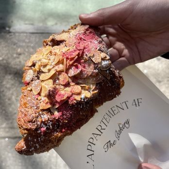 L'Appartement 4F - raspberry croissant - Bakeries Near Me - Brooklyn, New York