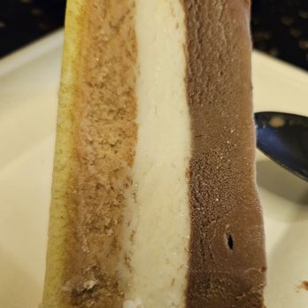 Diamond Head Chocolate Company - Kona coffee slice - Chocolatiers & Shops Near Me - Honolulu, Hawaii
