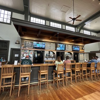 The Standard Pour - people sitting at the bar - Salad Near Me - Sonora, California