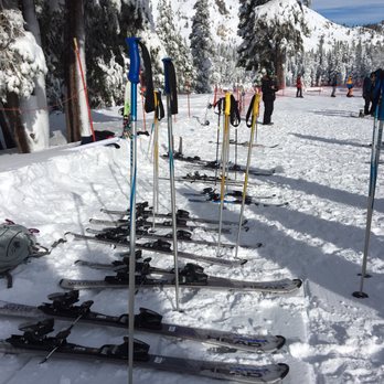 Palisades Tahoe Alpine Lodge - Worlds Largest Ski Lesson at Alpine Meadows! - Ski Resorts Near Me - Alpine Meadows, California