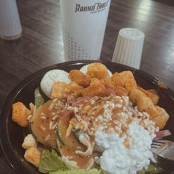 Round Table Pizza - Salad & fountain drink.