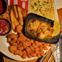 Red Lobster - Shrimp 3 ways with french fries