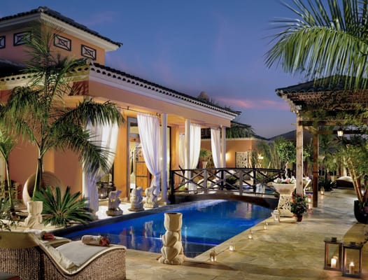 Hotel Royal Garden Villas by null
