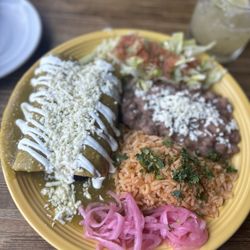 Ma’CoCo - Green chili enchiladas with steak