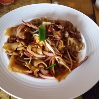 Li's Brothers - Beef Chow Fun: One of the very best Chow Fun dishes I've had outside of a Chinatown. - Chinese Near Me - Longmeadow, Massachusetts