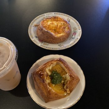 Flour to Fork - Chaí iced latte,egg cheese bacon bagel, egg pesto croissant. - Bakeries Near Me - Woodstock, Virginia Flour to Fork - Chaí iced latte,egg cheese bacon bagel, egg pesto croissant. - Bakeries Near Me - Woodstock, Virginia