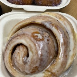 Sugar Beach Bake Shop - Maui Lani - Cinnamon Roll