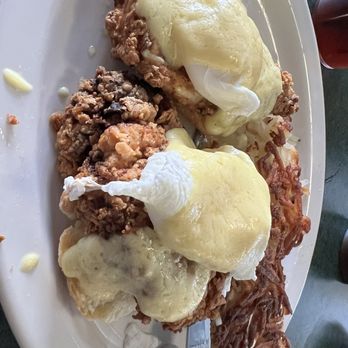 Metro Diner - Chicken eggs Benedict - American Near Me - Oviedo, Florida Metro Diner - Chicken eggs Benedict - American Near Me - Oviedo, Florida