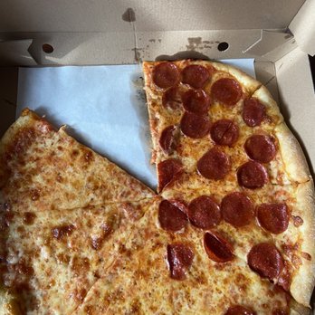 Rocco's Pizzeria - Pie pizza with pepperoni on one side - Pizza Near Me - Brooklyn, New York