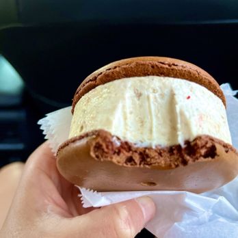 SweetSnow - Toffee ice cream sandwich - Desserts Near Me - Northridge, California SweetSnow - Toffee ice cream sandwich - Desserts Near Me - Northridge, California