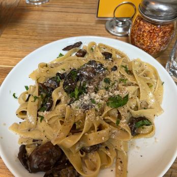 Forma Pasta Factory - Fettuccine Funghi - Pasta Shops Near Me - Brooklyn, New York Forma Pasta Factory - Fettuccine Funghi - Pasta Shops Near Me - Brooklyn, New York