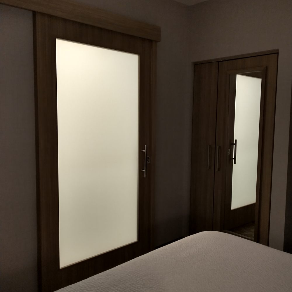 SpringHill Suites Fishkill - Frosted pocket door to bathroom - Hotels Near Me - Fishkill, New York SpringHill Suites Fishkill - Frosted pocket door to bathroom - Hotels Near Me - Fishkill, New York