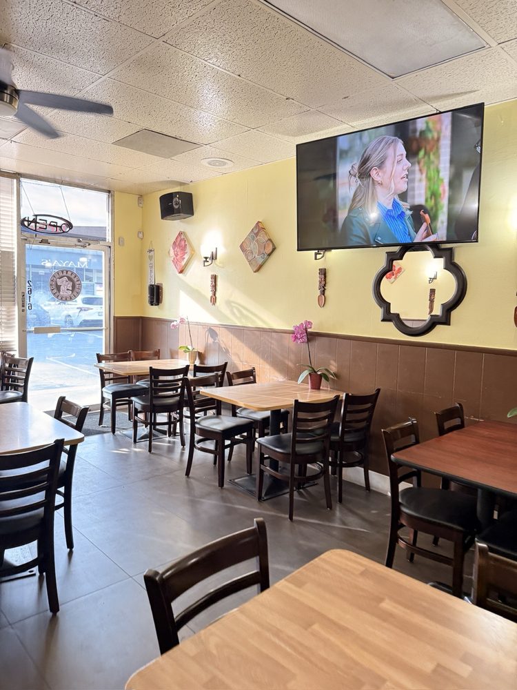 Maya's Cafe