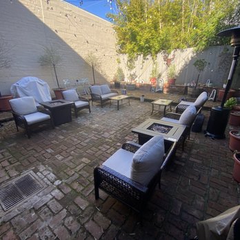 Cabin Creek Crystals - Venice Beach - Back patio where they host small get-together concerts. - Jewelry Near Me - Venice Beach, California Cabin Creek Crystals - Venice Beach - Back patio where they host small get-together concerts. - Jewelry Near Me - Venice Beach, California