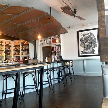 Julep - View of the bar - Cocktail Bars Near Me - Houston, Texas Julep - View of the bar - Cocktail Bars Near Me - Houston, Texas
