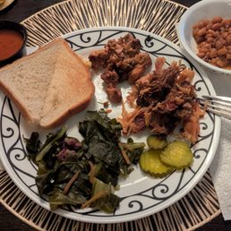 Bbq sauce, toast, chicken, pork, pickles, greens and baked beans