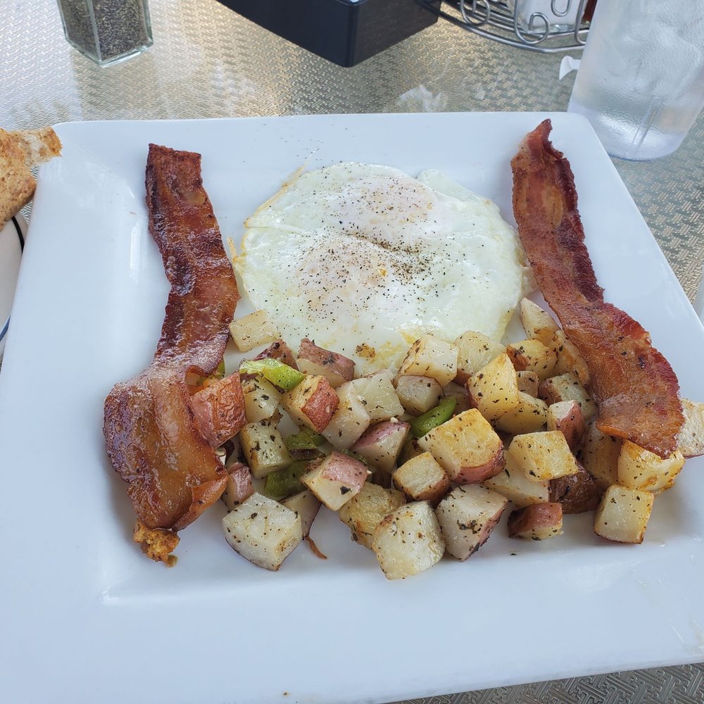 Jerry's grill - Eggs bacon country potatoes. - Breakfast & Brunch Near Me - Gardnerville, Nevada