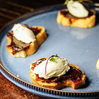 The Wellesbourne - Fig & Goat Crostini - Lounges Near Me - Los Angeles, California The Wellesbourne - Fig & Goat Crostini - Lounges Near Me - Los Angeles, California