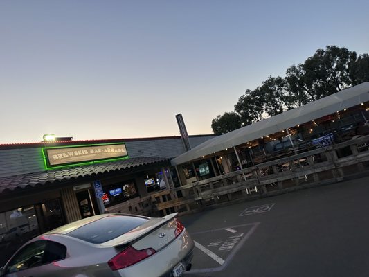 Brewski's Bar & Arcade by null