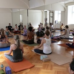 bYOGA - Bright bYOGA Studio