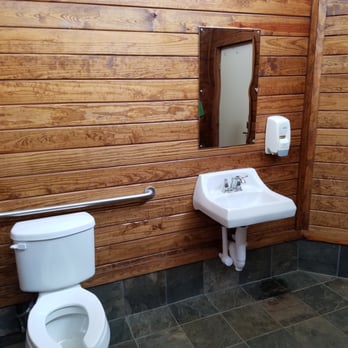 Stevenson Park - Nice family restroom - Parks Near Me - Friendswood, Texas