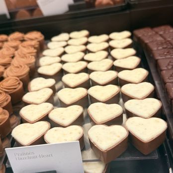 Läderach chocolatier suisse - Chocolatiers & Shops Near Me - Boston, Massachusetts