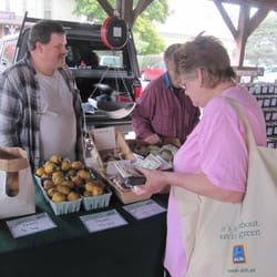 Willimantic Farmers Market - Great fresh food at the Willimantic Farmer's Market.  Fill your bag in May through October at this Arts and Eats District gem.