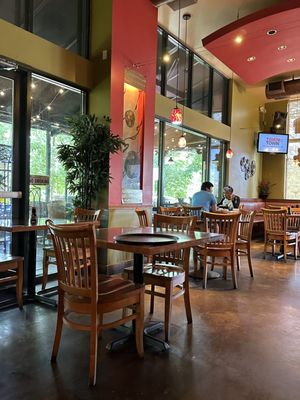 Yellowfinn Grill & Sushi Bar by null