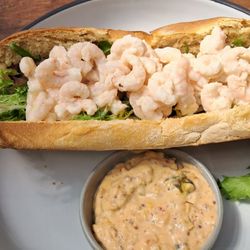 Yachats Brewing And Farmstore - Shrimp roll