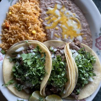 El charro negro - Taco plate - Mexican Near Me - Corvallis, Oregon