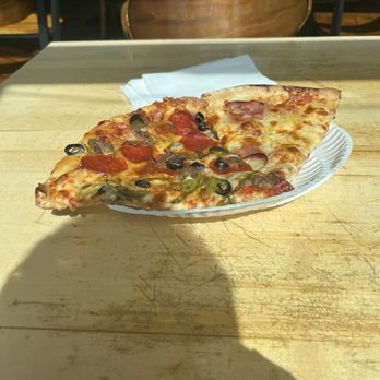 Famous Pizza & Beer - Pizza Near Me - Sedona, Arizona Famous Pizza & Beer - Pizza Near Me - Sedona, Arizona