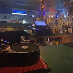 Embers Club - Awesome Dive bar, clean, great service, great prices, I can't thank that LEO enough for telling me about this place she's the real MVP