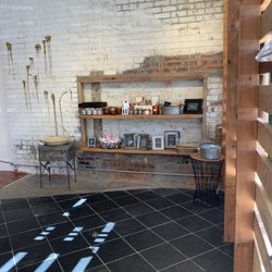 Boutique Dandelion - Candles and other home goods.