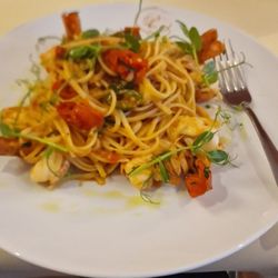 Pierluigis Restaurant - Prawn linguine
