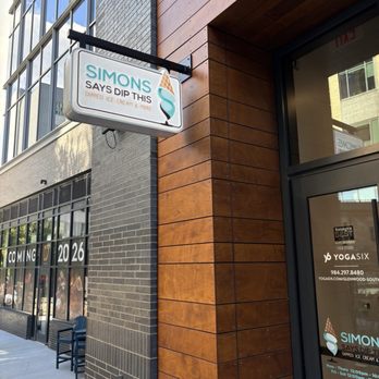 Simons Says Dip This - Exterior - Ice Cream & Frozen Yogurt Near Me - Raleigh, North Carolina