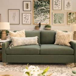Comfortable Rooms - Add space and style to your home with our sofas and sectionals