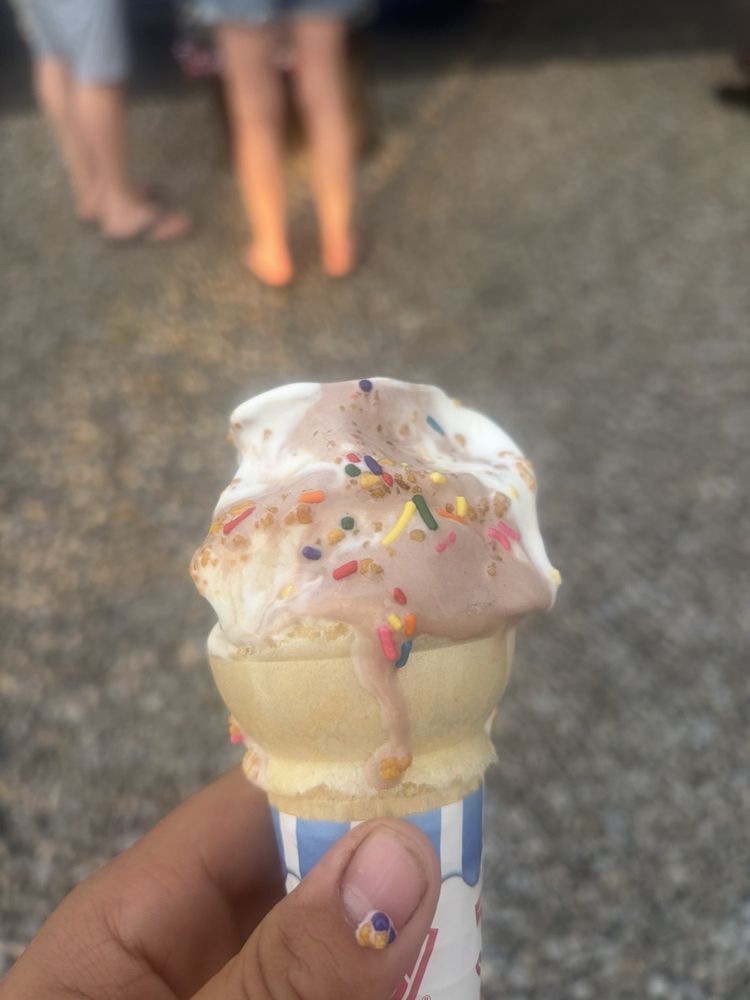 Dockside Dairy Logo