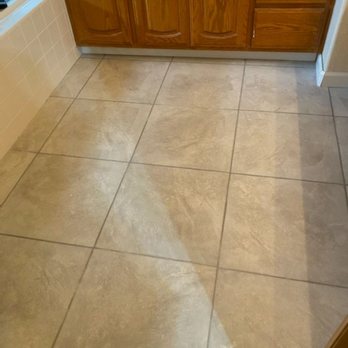 NM Construction - Bathroom floor after tile. - General Contractors Near Me - Morrison, Colorado NM Construction - Bathroom floor after tile. - General Contractors Near Me - Morrison, Colorado