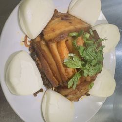 Tasty House - Pork with bun
