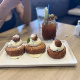 Cannoli Donut