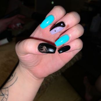 Zen Nail Spa - Yin yang is totally weird then my thumb nail polish peeled off in ONE day - Nail Salons Near Me - Chattanooga, Tennessee