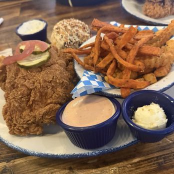 Mama Bird - Breaded chicken thigh plate with north and south fries - Southern Near Me - Las Vegas, Nevada