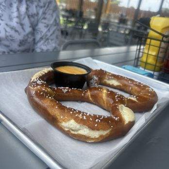 3 Bridges Brewing - Pretzel and beer cheese - Brewpubs Near Me - Venice Gardens, Florida