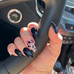 DK Nails and Spa