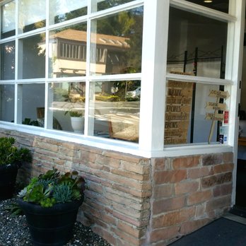 SwanZen Spa - Entry way with gorgeous succulent planters. - Waxing Near Me - Berkeley, California