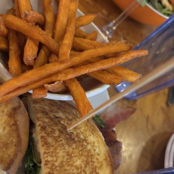 OHSO Brewery - Paradise Valley - Sweet potato fries with grilled chicken with fig spread and melted brie - Breweries Near Me - Phoenix, Arizona OHSO Brewery - Paradise Valley - Sweet potato fries with grilled chicken with fig spread and melted brie - Breweries Near Me - Phoenix, Arizona