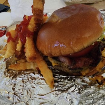Ginas Anykine Grinds Cafe - Bacon burger and fries, delicious - Breakfast & Brunch Near Me - Waimea, Hawaii