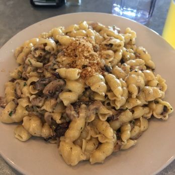 Paulie's - Canestri alla funghi (mushroom pasta) - Sandwiches Near Me - Houston, Texas Paulie's - Canestri alla funghi (mushroom pasta) - Sandwiches Near Me - Houston, Texas