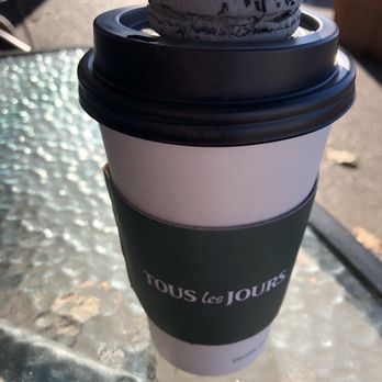 Tous Les Jours - Earl Gray Macaron + White Chocolate Green Tea Latte - Coffee & Tea Near Me - Hillsboro, Oregon