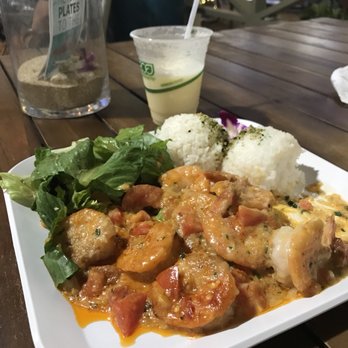Barefoot Beach Cafe - Grilled Shrimp Plate and Mangolada Smoothie - Breakfast & Brunch Near Me - Honolulu, Hawaii